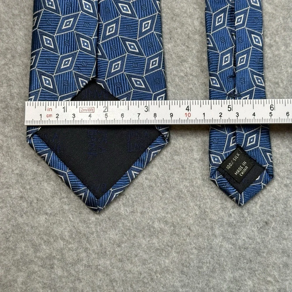 Jos A Bank Executive Collection 100% Silk Blue Geometric Diamond Tie 61x3.5in